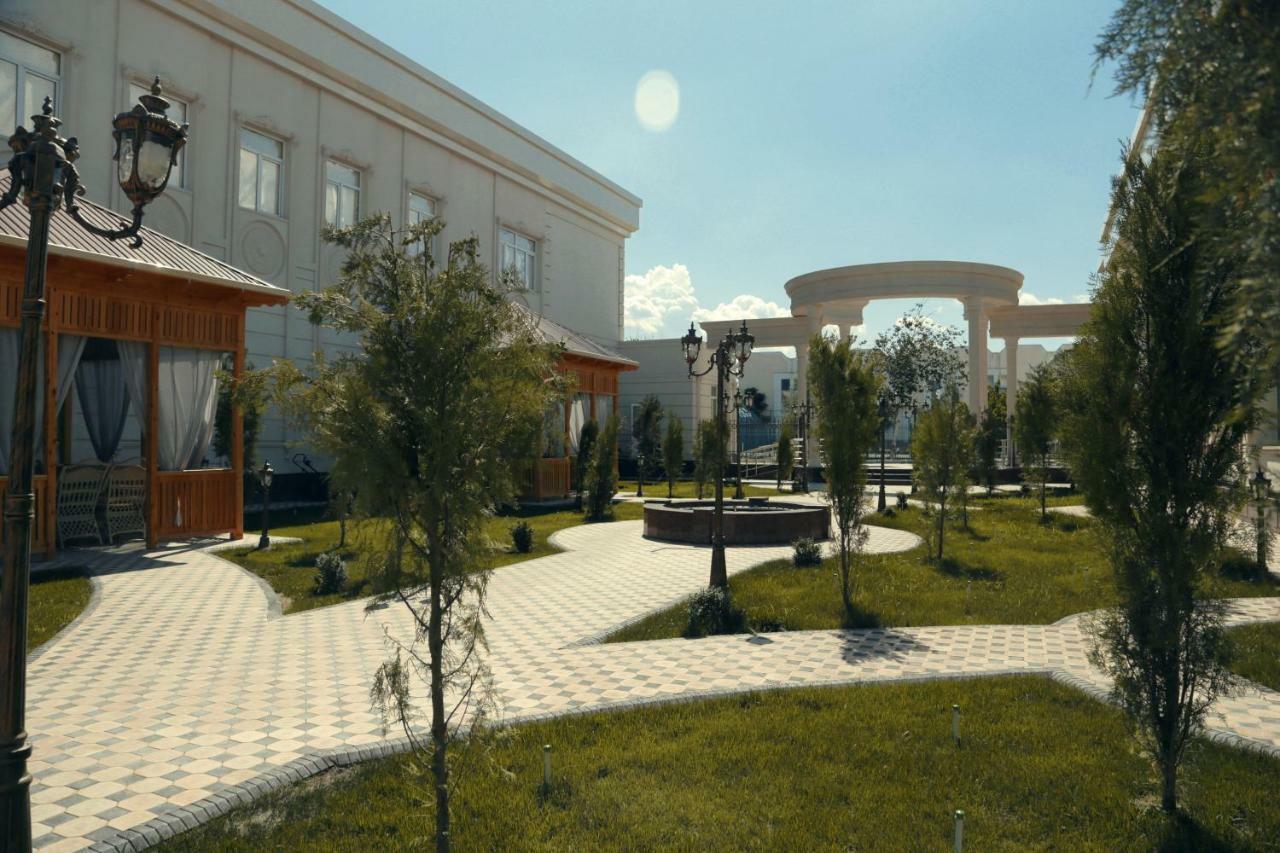 Bravolyuks Hotel Urgench Exterior photo
